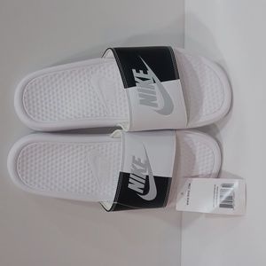 Women's Nike Benassi slides